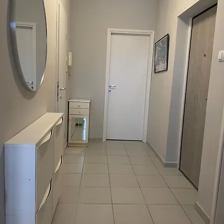 10 Min Walk To Center Задар